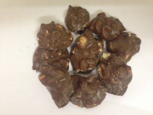 Milk Choc Peanut Clusters 100g